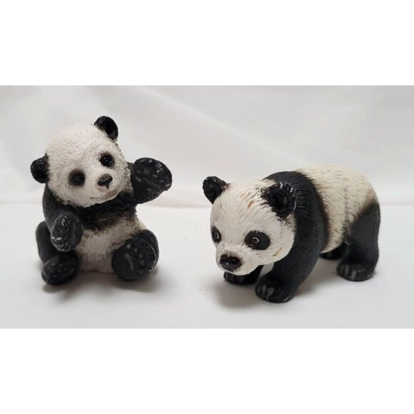 Schleich 2014 Set of 2 Black & White Sitting Standing Panda Cubs Figurines Toys - Picture 1 of 7
